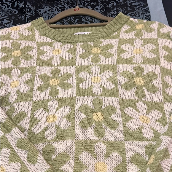 Rue21 Green and Cream Floral Sweater, excellent choice and condition, size XS - Picture 8 of 8